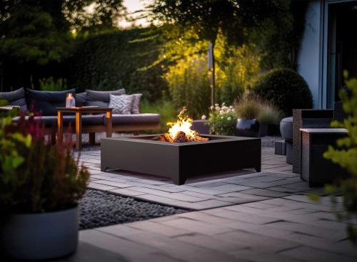 Infire Feuerstelle Black Square 1000
