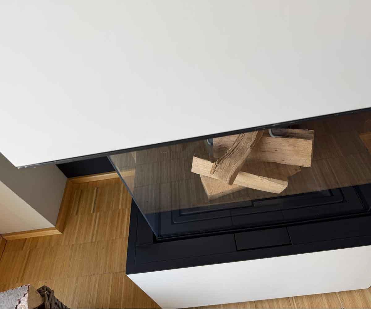 Kaminofen Ares Lager in weiß von Spartherm Living Fire